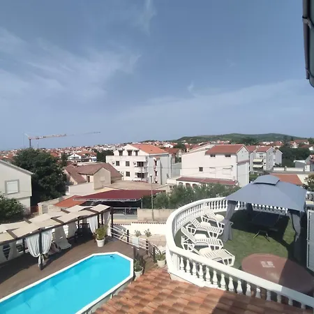 Apartment Dalmatina *