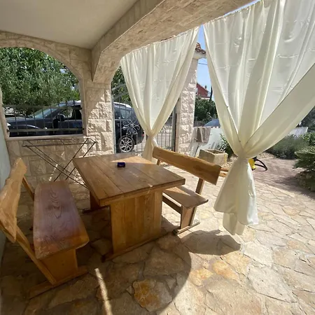 Apartment Dalmatina